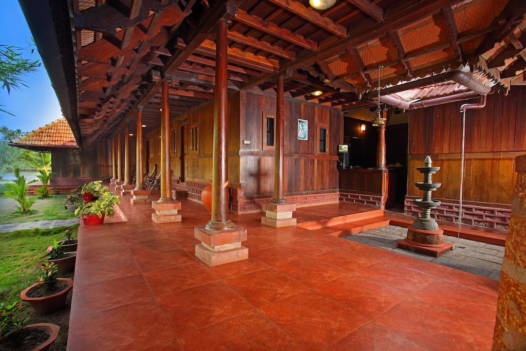Kondai Lip Backwater Heritage Resort Kochi Esterno foto