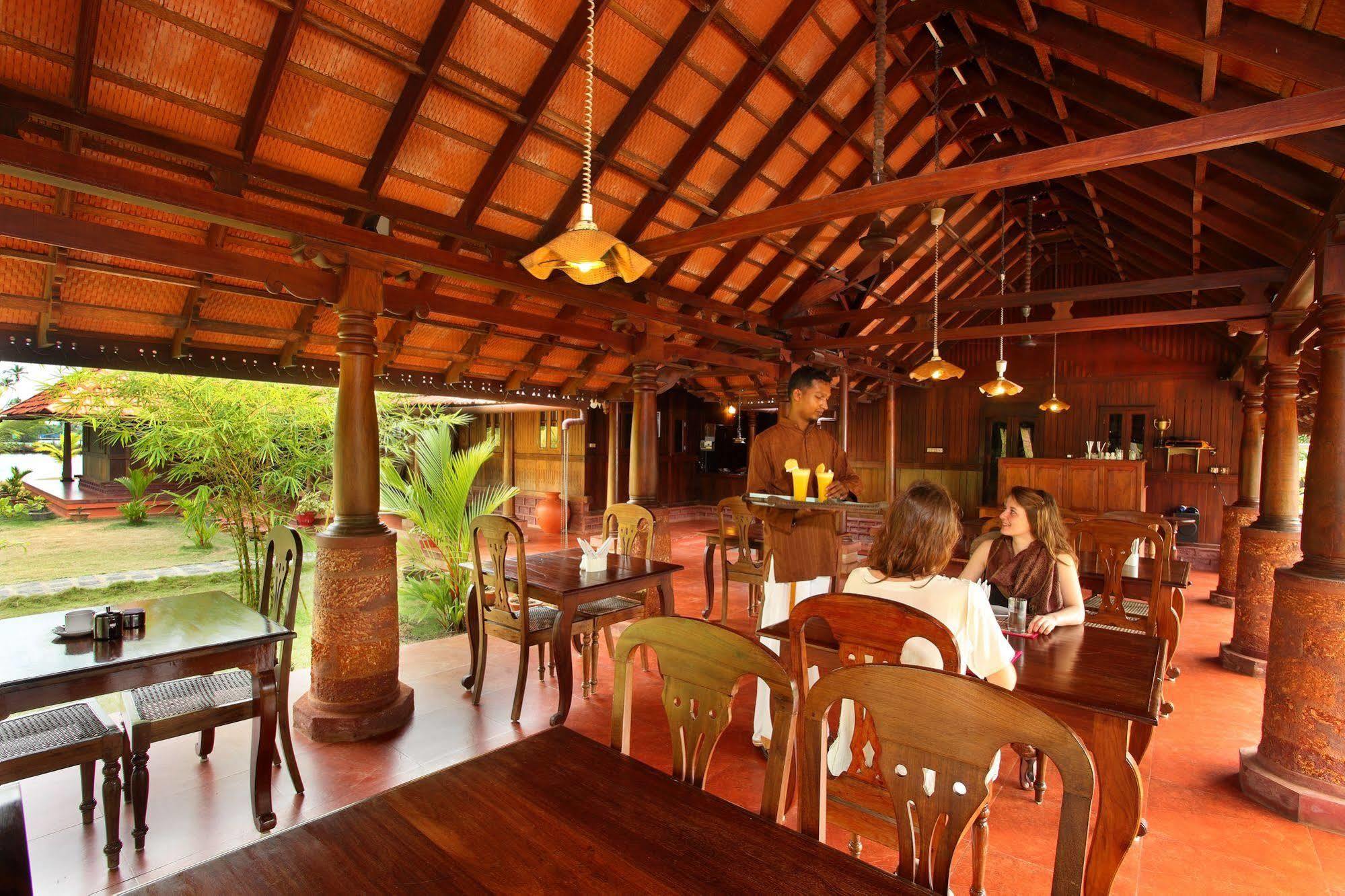 Kondai Lip Backwater Heritage Resort Kochi Esterno foto