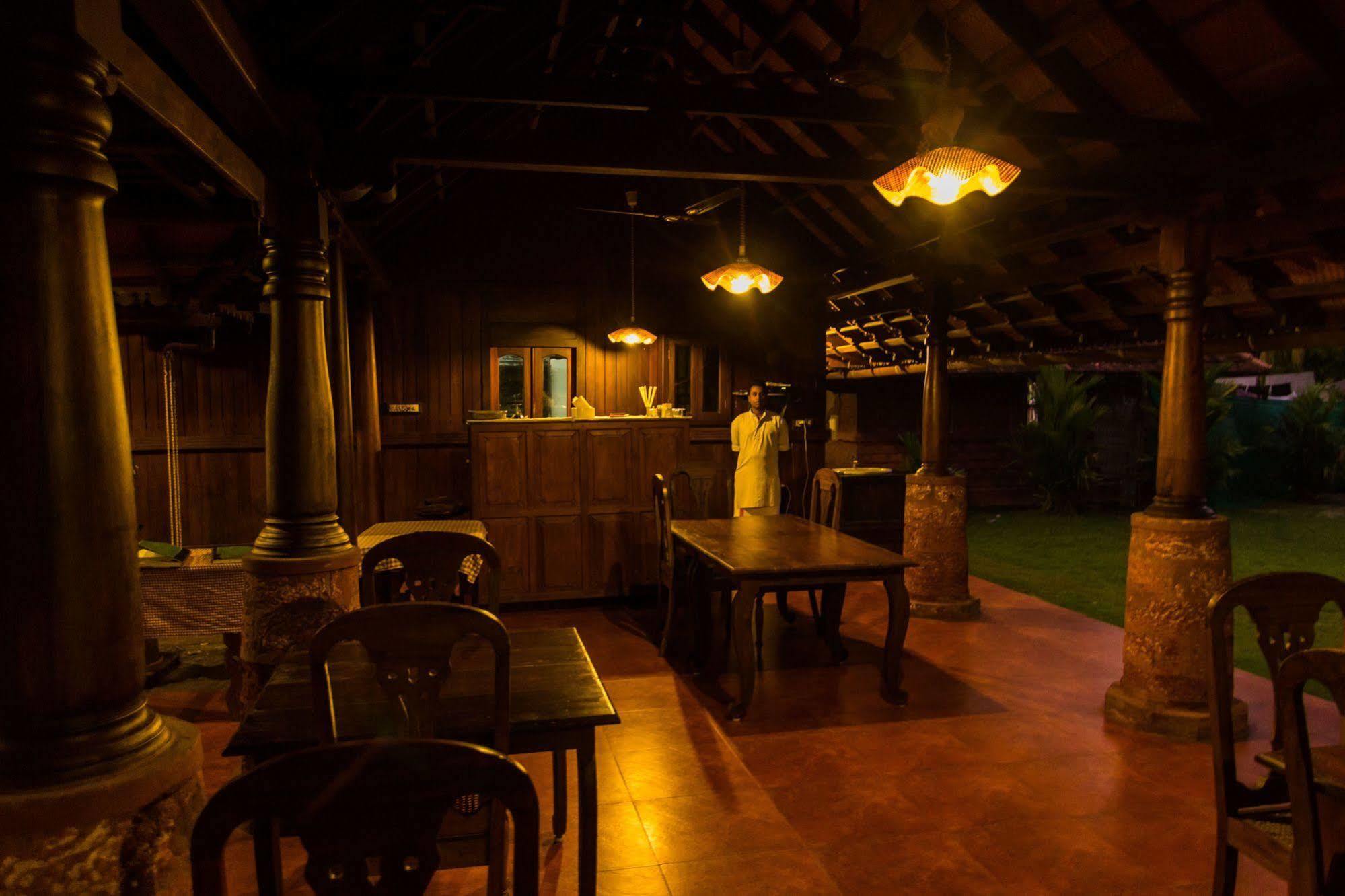 Kondai Lip Backwater Heritage Resort Kochi Esterno foto